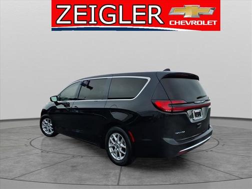 2024 Chrysler Pacifica Touring-L
