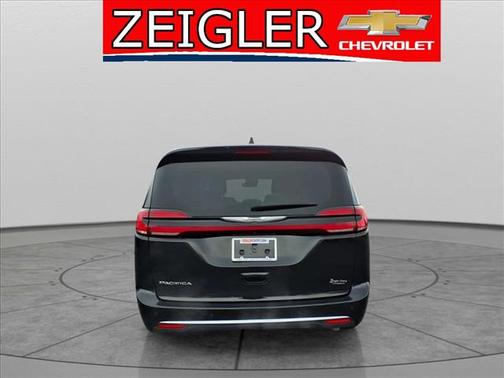 2024 Chrysler Pacifica Touring-L