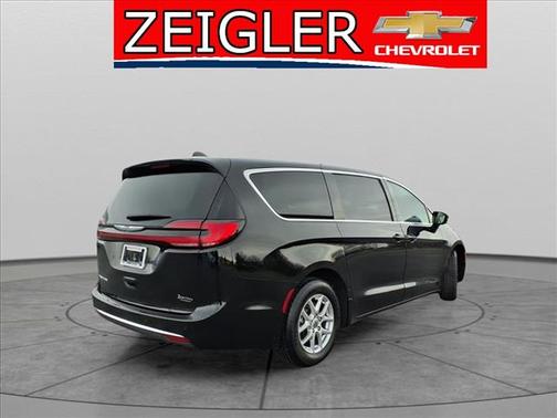 2024 Chrysler Pacifica Touring-L