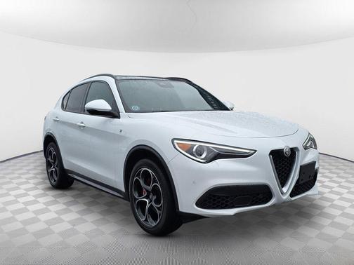 Alfa White 2022 Alfa Romeo Stelvio Ti