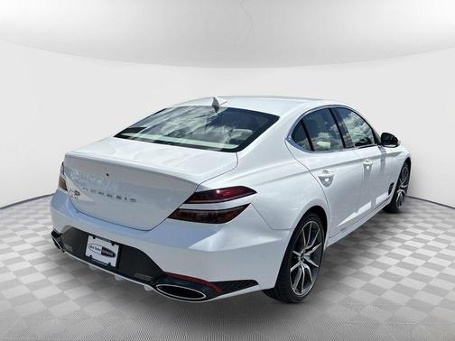 Uyuni White 2026 Genesis G70 2.5T RWD