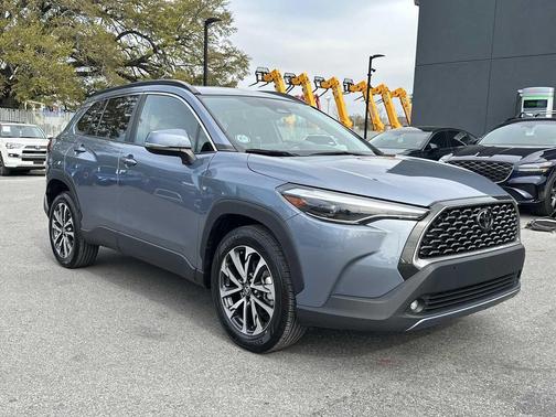 2024 Toyota Corolla Cross XLE