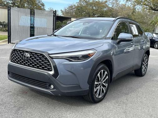 2024 Toyota Corolla Cross XLE