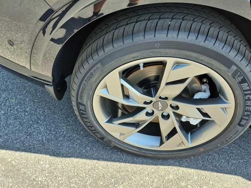 2025 Genesis Electrified GV70 Advanced AWD