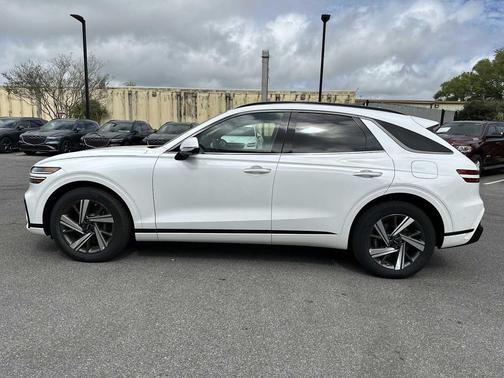 Uyuni White 2026 Genesis GV70 3.5T Sport Advanced