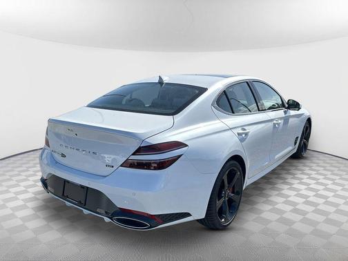 Uyuni White 2026 Genesis G70 3.3T RWD Sport Prestige