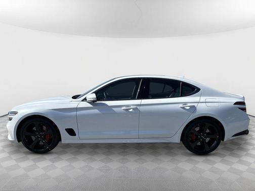 Uyuni White 2026 Genesis G70 3.3T RWD Sport Prestige