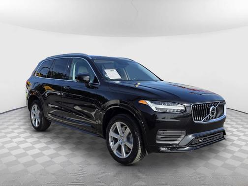2022 Volvo XC90 T5 Momentum
