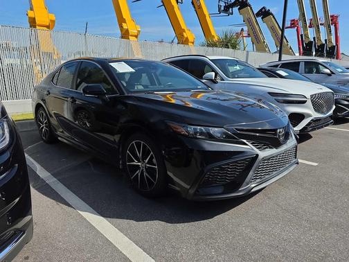 2021 Toyota Camry SE