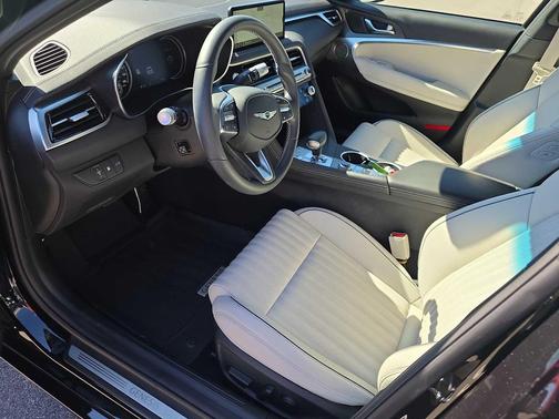 2025 Genesis G70 2.5T RWD