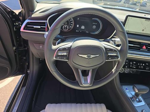 2025 Genesis G70 2.5T RWD