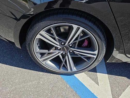 2025 Genesis G70 2.5T RWD