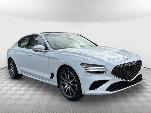 Uyuni White 2026 Genesis G70 2.5T RWD Prestige