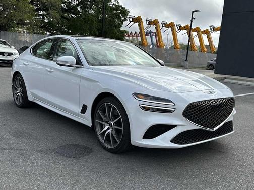 Uyuni White 2026 Genesis G70 2.5T RWD Prestige