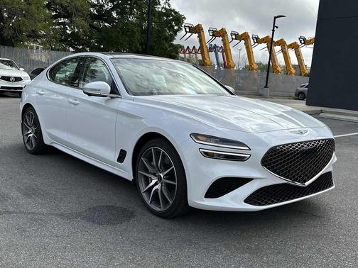 Uyuni White 2026 Genesis G70 2.5T RWD Prestige