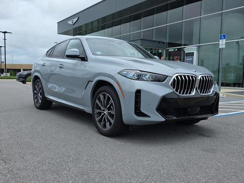 Gray Metallic 2024 BMW X6 xDrive40i