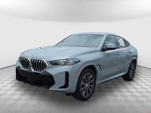 Gray Metallic 2024 BMW X6 xDrive40i