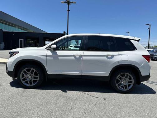 Platinum White Pearl 2023 Honda Passport AWD EX-L