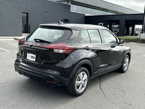2023 Nissan Kicks S