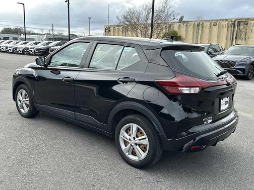 2023 Nissan Kicks S