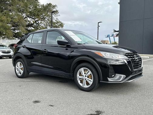 2023 Nissan Kicks S