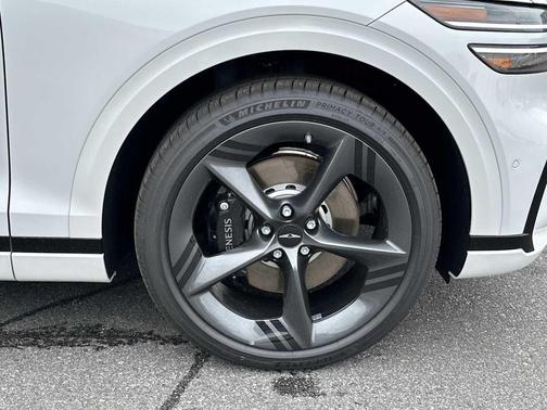 Uyuni White 2026 Genesis GV70 2.5T Sport Prestige