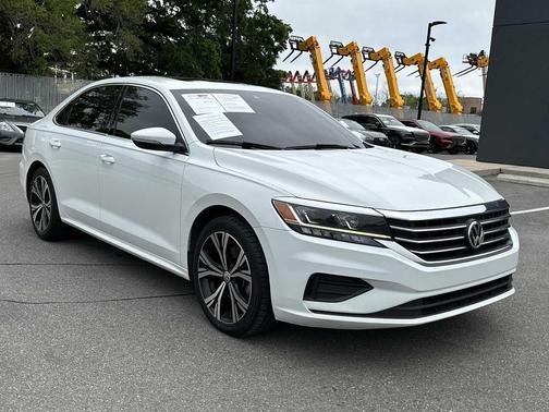 Pure White 2022 Volkswagen Passat 2.0T SE