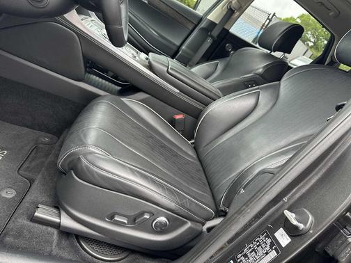 Makalu Gray 2024 Genesis GV80 2.5T