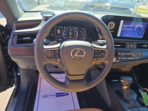 2025 Lexus ES 350 Base