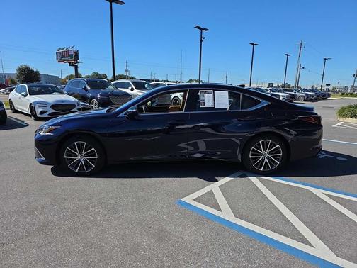 2025 Lexus ES 350 Base