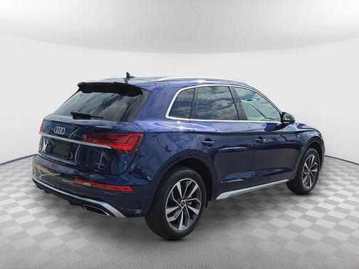 2023 Audi Q5 45 S line Premium Plus