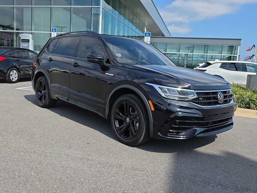 2023 Volkswagen Tiguan 2.0T SE R-Line Black