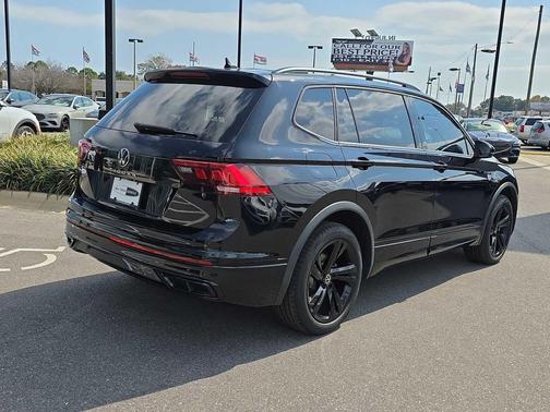 2023 Volkswagen Tiguan 2.0T SE R-Line Black
