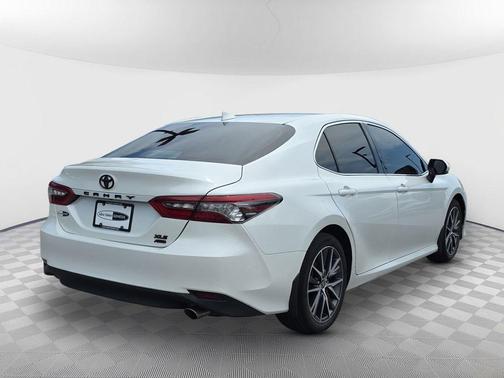 Wind Chill Pearl 2023 Toyota Camry XLE