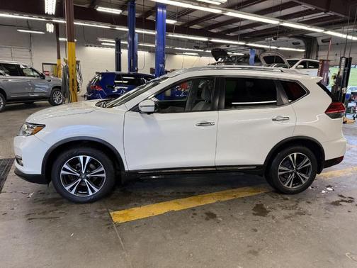 2017 Nissan Rogue SL
