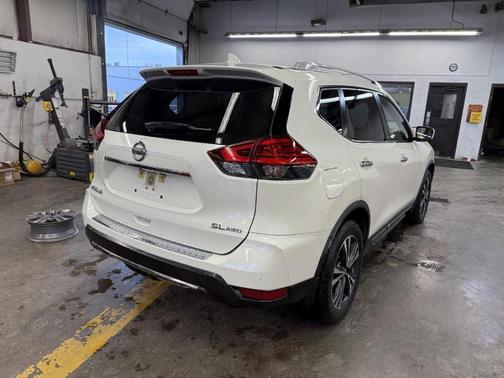 2017 Nissan Rogue SL