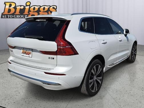 2022 Volvo XC60 B5 Inscription