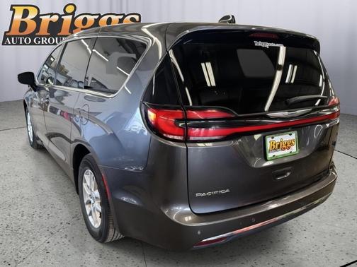 Granite Crystal Clearcoat Metallic 2023 Chrysler Pacifica Touring-L