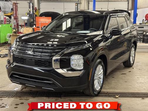 2024 Mitsubishi Outlander ES