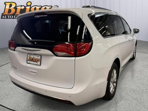 2019 Chrysler Pacifica Touring-L