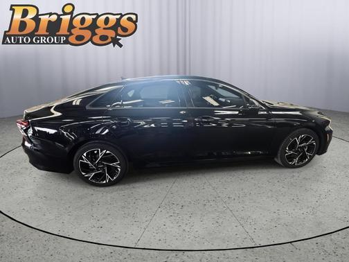 Aurora Black Pearl 2025 Kia K5 GT-Line