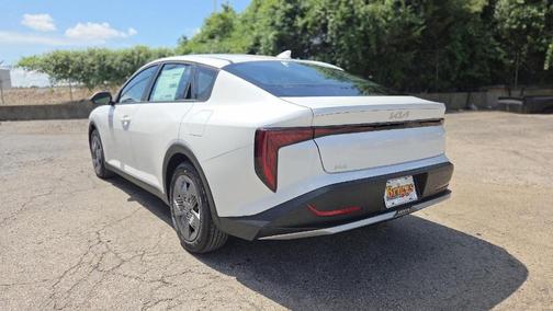 2025 Kia K4 LX