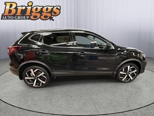 2022 Nissan Rogue Sport SL