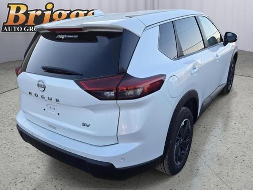Everest White P 2024 Nissan Rogue SV