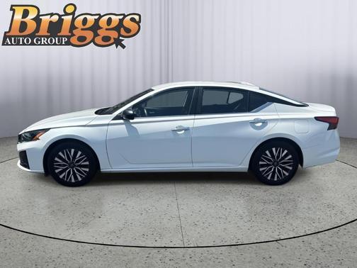 White 2024 Nissan Altima 2.5 SV
