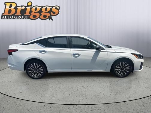 White 2024 Nissan Altima 2.5 SV