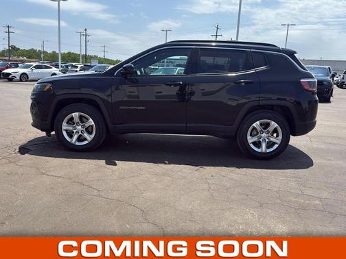 Diamond Black 2024 Jeep Compass Latitude