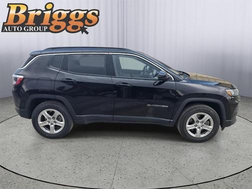 Diamond Black 2024 Jeep Compass Latitude