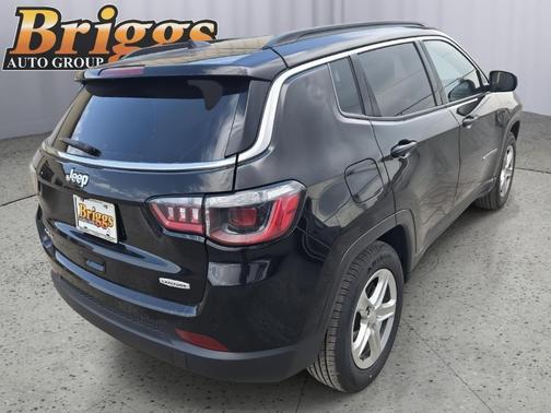 Diamond Black 2024 Jeep Compass Latitude