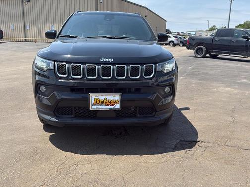 Diamond Black 2024 Jeep Compass Latitude